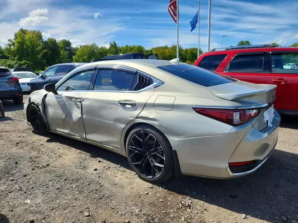 58AEA1C14MU010241 — 2021 Lexus ES, фото 2 с аукциона Copart, Передняя часть