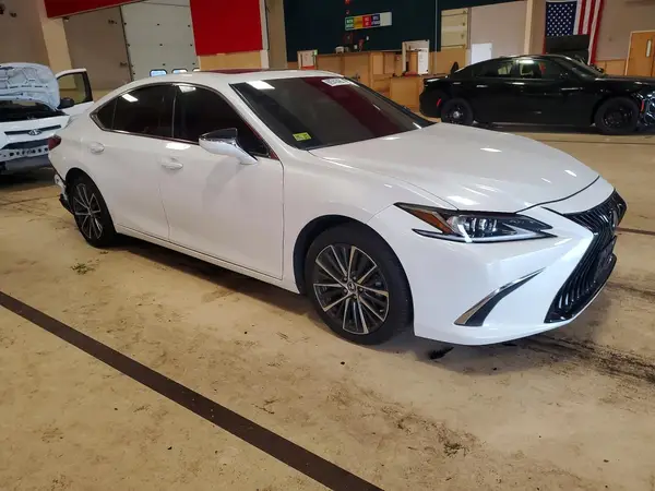 58ADZ1B11PU150855 — 2023 Lexus ES, фото 4 с аукциона Copart, Задняя часть