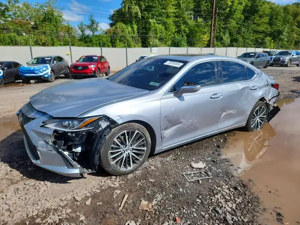 58ADA1C12SU066381 — 2025 Lexus ES, Задняя часть (Rear End), фото до ремонта
