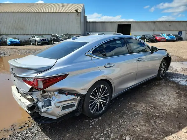 58ADA1C12SU066381 — 2025 Lexus ES, фото 3 с аукциона Copart, Задняя часть