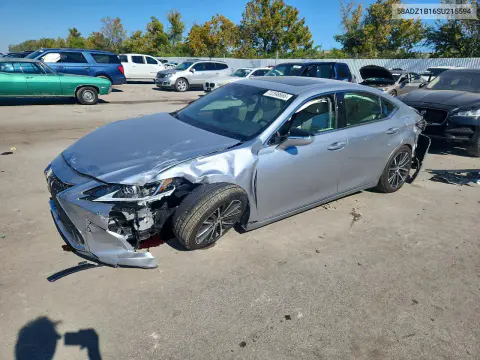 58ADZ1B16SU215594 — 2025 Lexus ES, Передняя часть, фото до ремонта