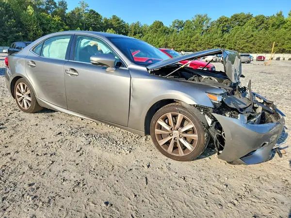 JTHCM1D22G5011063 — 2016 Lexus IS, фото 4 с аукциона Copart, Передняя часть