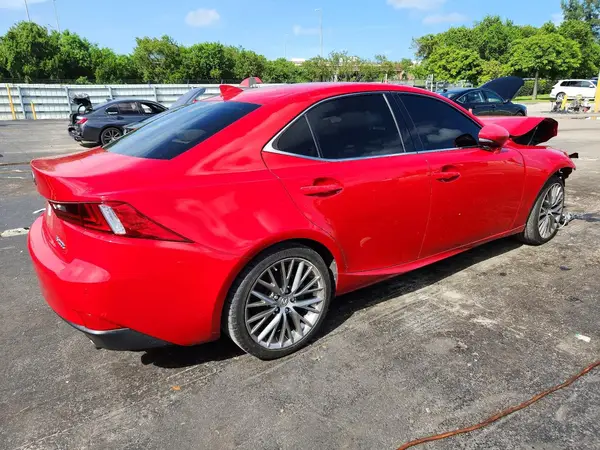 JTHBA1D24G5015166 — 2016 Lexus IS, фото 3 с аукциона Copart, Передняя часть