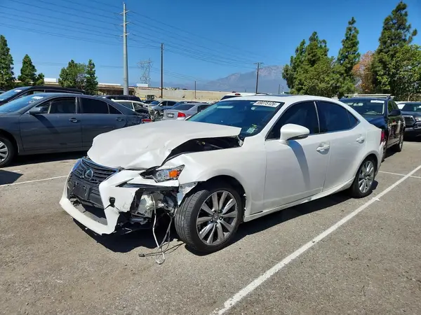 JTHBA1D28G5011251 — 2016 Lexus IS, Передняя часть (Front End), фото до ремонта