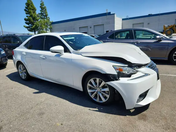 JTHBA1D28G5011251 — 2016 Lexus IS, фото 4 с аукциона Copart, Передняя часть
