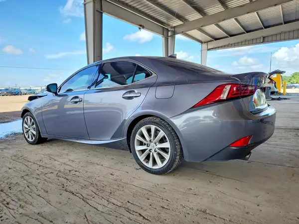 JTHBA1D20G5001233 — 2016 Lexus IS, фото 2 с аукциона Copart 07.10.2026, Передняя часть