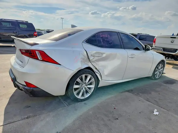 JTHBA1D23G5020620 — 2016 Lexus IS, фото 3 с аукциона Copart, Боковая часть