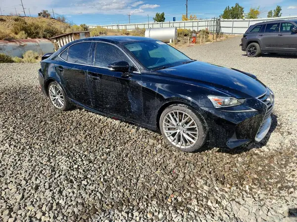 JTHBA1D22H5050466 — 2017 Lexus IS, фото 4 с аукциона Copart, Задняя часть