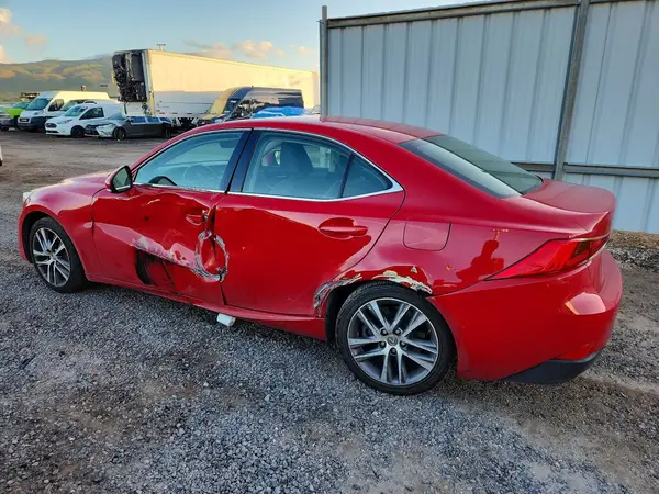 JTHBA1D21K5085653 — 2019 Lexus IS, фото 2 с аукциона Copart, Боковая часть