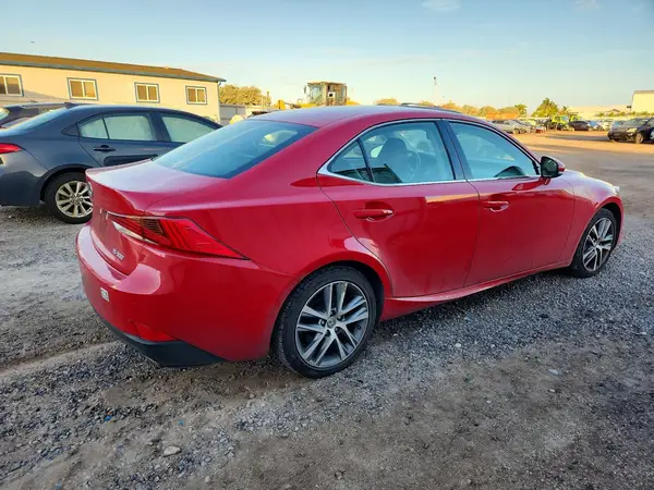 JTHBA1D21K5085653 — 2019 Lexus IS, фото 3 с аукциона Copart, Боковая часть