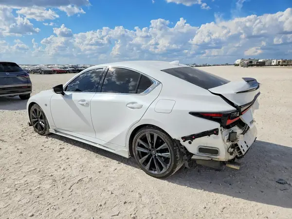 JTHGZ1B28M5039581 — 2021 Lexus IS, фото 2 с аукциона Copart 08.10.2026, Задняя часть
