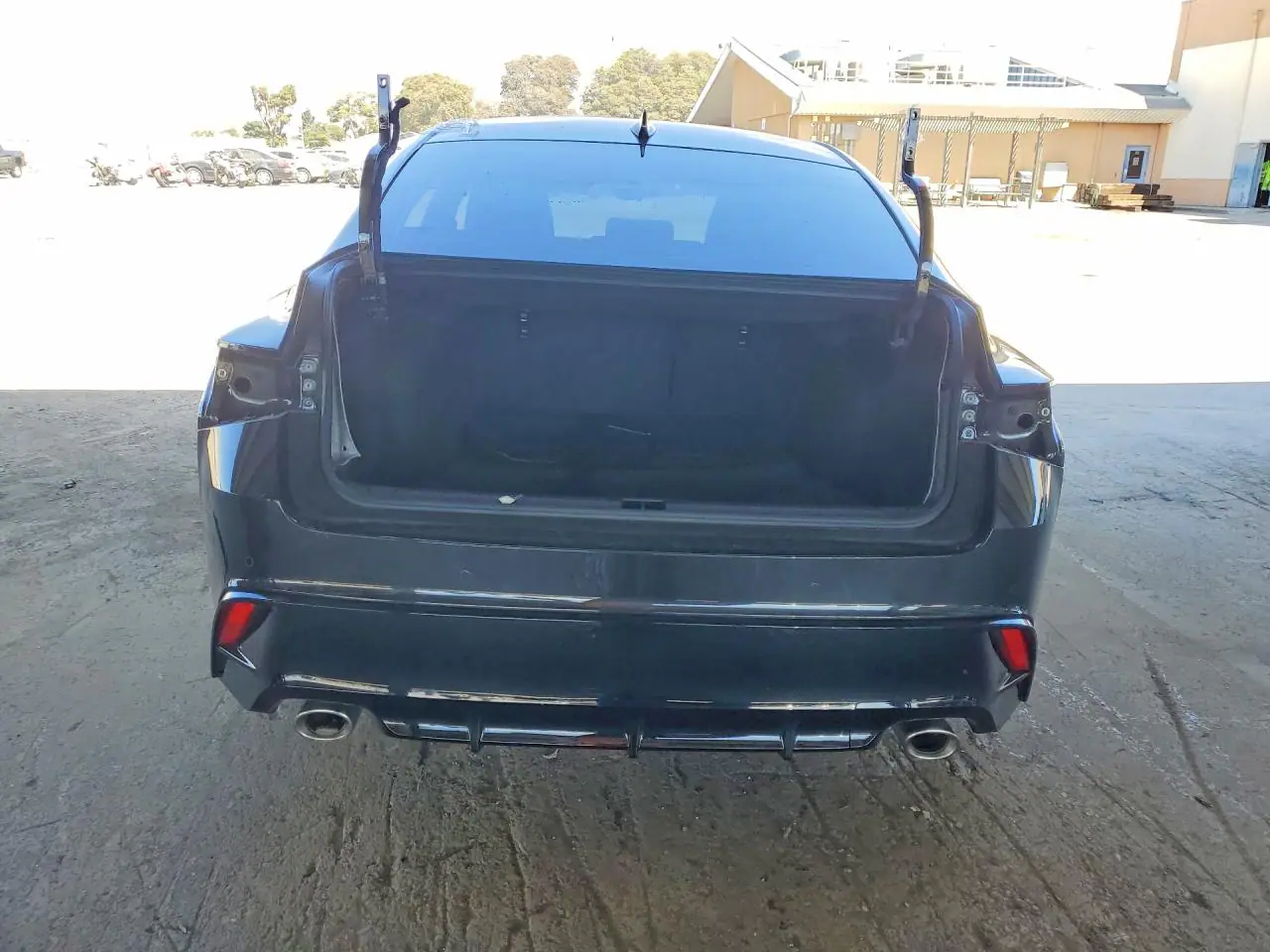 JTHGZ1B29P5062260 — 2023 Lexus IS, фото 6 с аукциона Copart 20.10.2026, Снята обшивка
