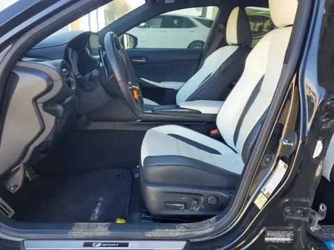 JTHGZ1B29P5062260 — 2023 Lexus IS, фото 7 с аукциона Copart 20.10.2026, Снята обшивка