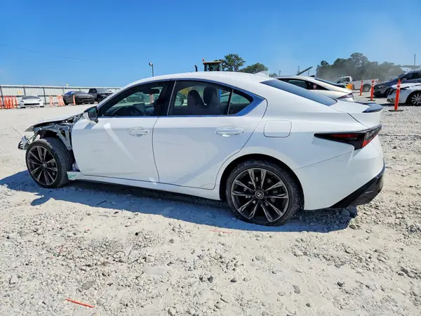 JTHBZ1B27S5089380 — 2025 Lexus IS, фото 2 с аукциона Copart, Передняя часть