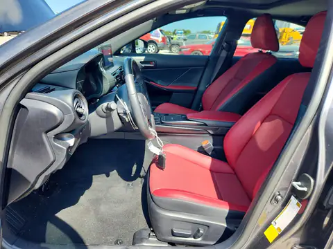 JTHBZ1B21S5095160 — 2025 Lexus IS, фото 7 с аукциона Copart, Подтопление