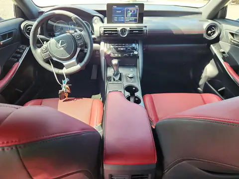 JTHBZ1B21S5095160 — 2025 Lexus IS, фото 8 с аукциона Copart, Подтопление