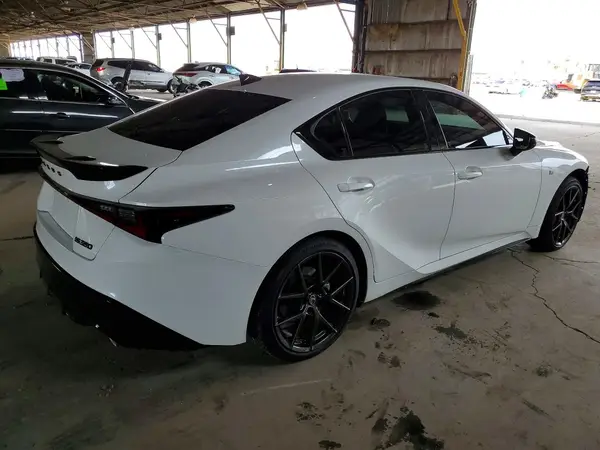 JTHBZ1B24T5102846 — 2026 Lexus IS, фото 3 с аукциона Copart, Передняя часть