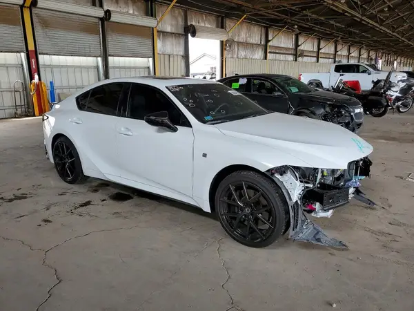 JTHBZ1B24T5102846 — 2026 Lexus IS, фото 4 с аукциона Copart, Передняя часть
