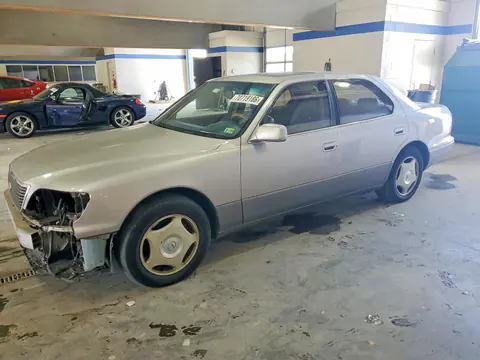 JT8BH28FXW0135029 — 1998 Lexus LS, Передняя часть (Front End), фото до ремонта