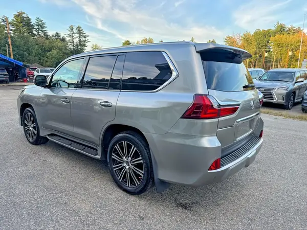 JTJHY7AX5K4293449 — 2019 Lexus LX, фото 3 с аукциона Copart 24.09.2026, Мелкие вмятины и царапины