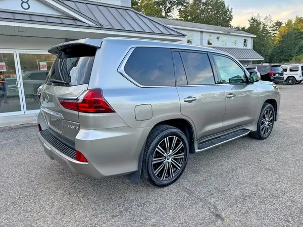 JTJHY7AX5K4293449 — 2019 Lexus LX, фото 4 с аукциона Copart 24.09.2026, Мелкие вмятины и царапины
