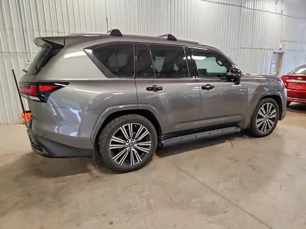 JTJGB7CX1P4029243 — 2023 Lexus LX, фото 3 с аукциона Copart, Задняя часть