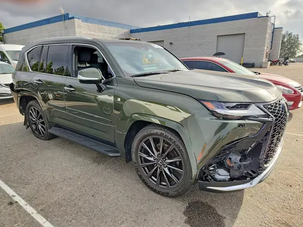 JTJMB7CX4S4079212 — 2025 Lexus LX, фото 4 с аукциона Copart 29.09.2026, Передняя часть
