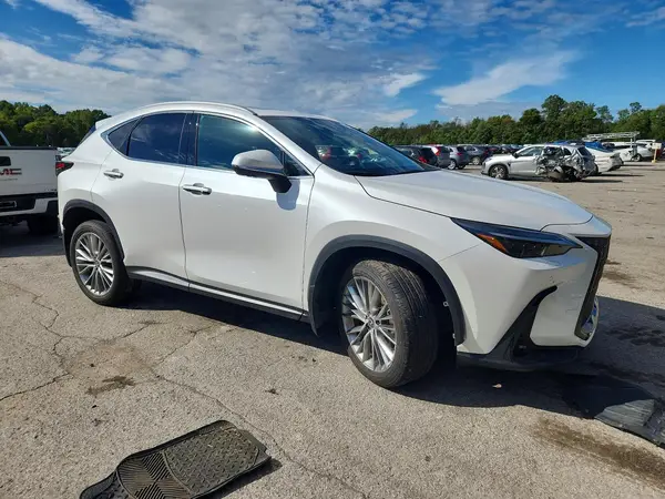2T2HGCEZ4RC032326 — 2024 Lexus NX, фото 4 с аукциона Copart, Передняя часть