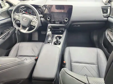 JTJHKCFZ5S2072465 — 2025 Lexus NX, фото 8 с аукциона Copart, Сторона