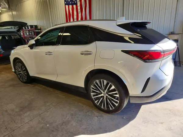 2T2BBMCA9RC057360 — 2024 Lexus RX, фото 2 с аукциона Copart 08.10.2026, Боковая часть