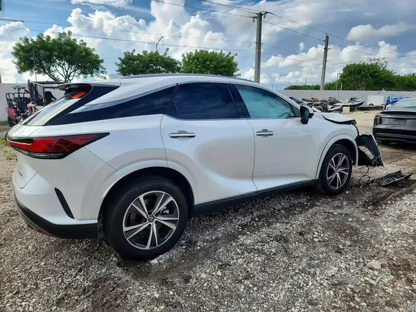 JTJCHMAA0S2034271 — 2025 Lexus RX, фото 3 с аукциона Copart, Передняя часть