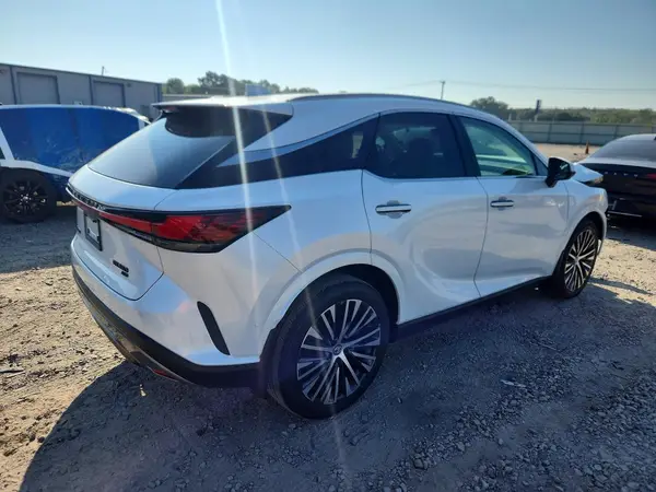 2T2BAMCA8TC148890 — 2026 Lexus RX, фото 3 с аукциона Copart, Передняя часть