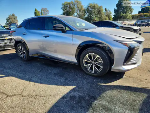 JTJAAAABXPA018949 — 2023 Lexus Rz, фото 4 с аукциона Copart, Задняя часть
