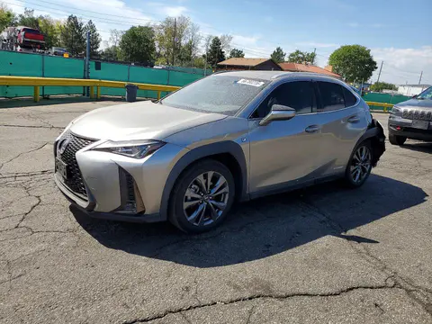 JTHU9JBH2K2010762 — 2019 Lexus UX, Задняя часть (Rear End), фото до ремонта