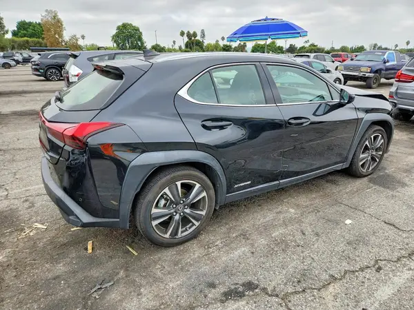 JTHX9JBH1N2056102 — 2022 Lexus UX, фото 3 с аукциона Copart 06.10.2026, Передняя часть