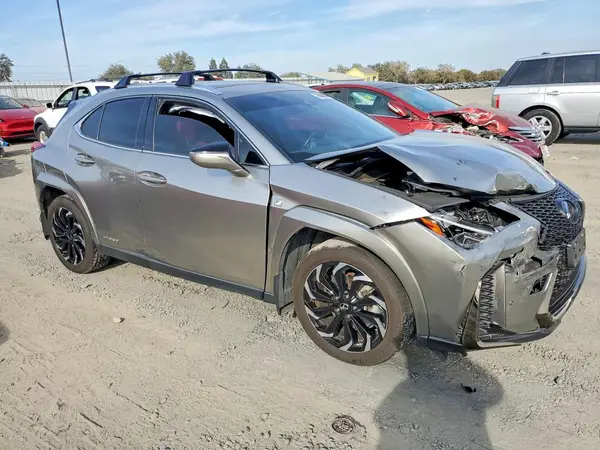 JTHE9JBH8N2062924 — 2022 Lexus UX, фото 4 с аукциона Copart, Передняя часть
