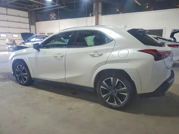 JTHP9JBH0R2079375 — 2024 Lexus UX, фото 2 с аукциона Copart, Передняя часть
