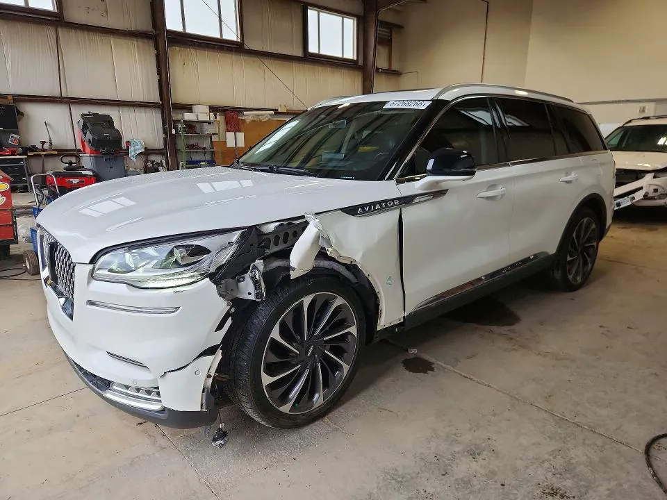 2020 Lincoln Aviator VIN 5LM5J7XC9LGL18280 фото 1