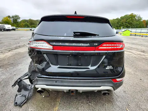 5LMCJ1A92FUJ19918 — 2015 Lincoln MKC, Задняя часть, фото до ремонта