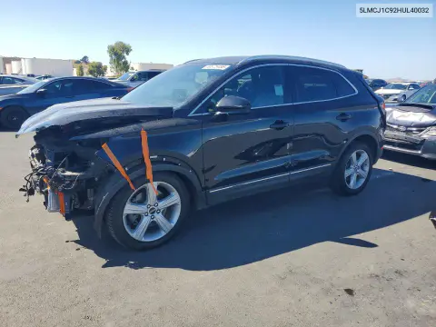 5LMCJ1C92HUL40032 — 2017 Lincoln MKC, Передняя часть, фото до ремонта