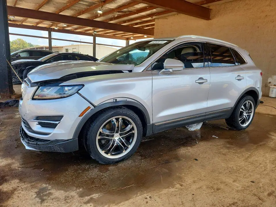 5LMCJ1C92KUL26462 Lincoln MKC 2019 — повреждение Передняя часть, фото до ремонта