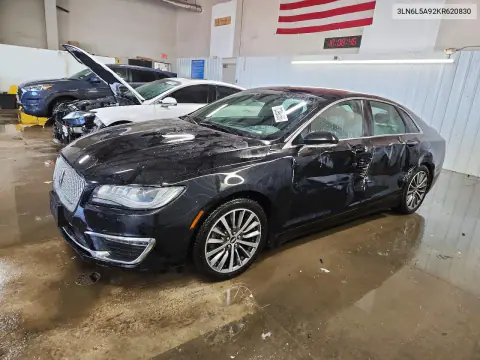 3LN6L5A92KR620830 — 2019 Lincoln MKZ, Сторона, фото до ремонта