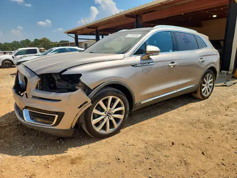 2LMPJ6K95KBL41115 — 2019 Lincoln Nautilus, Передняя часть (Front End), фото до ремонта