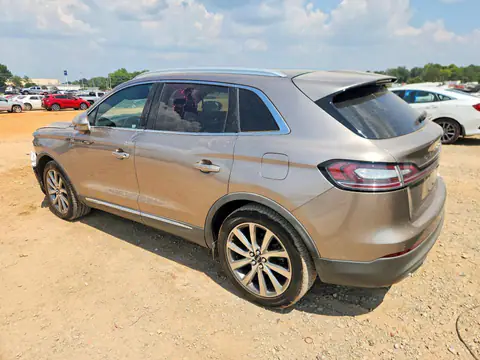 2LMPJ6K95KBL41115 — 2019 Lincoln Nautilus, фото 2 с аукциона Copart 30.09.2026, Передняя часть