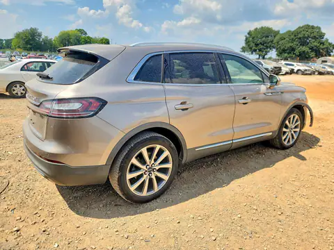 2LMPJ6K95KBL41115 — 2019 Lincoln Nautilus, фото 3 с аукциона Copart 30.09.2026, Передняя часть
