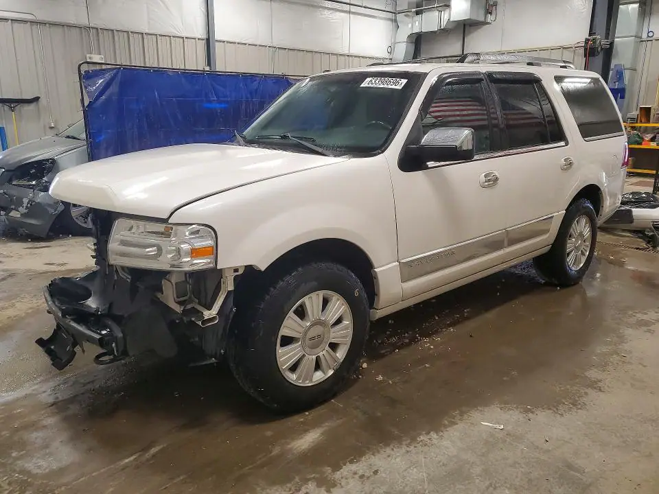 5LMJJ2J55EEL01518 Lincoln Navigator 2014 — повреждение Передняя часть, фото до ремонта