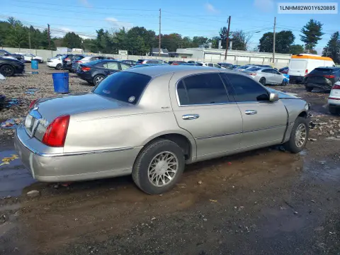 2001 Lincoln Town Car Signature VIN 1LNHM82W01Y620885 фото 3