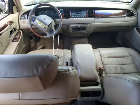 2001 Lincoln Town Car Signature VIN 1LNHM82W01Y620885 фото 8