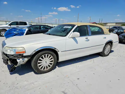 1LNHM82W23Y641806 — 2003 Lincoln Town Car, Передняя часть (Front End), фото до ремонта