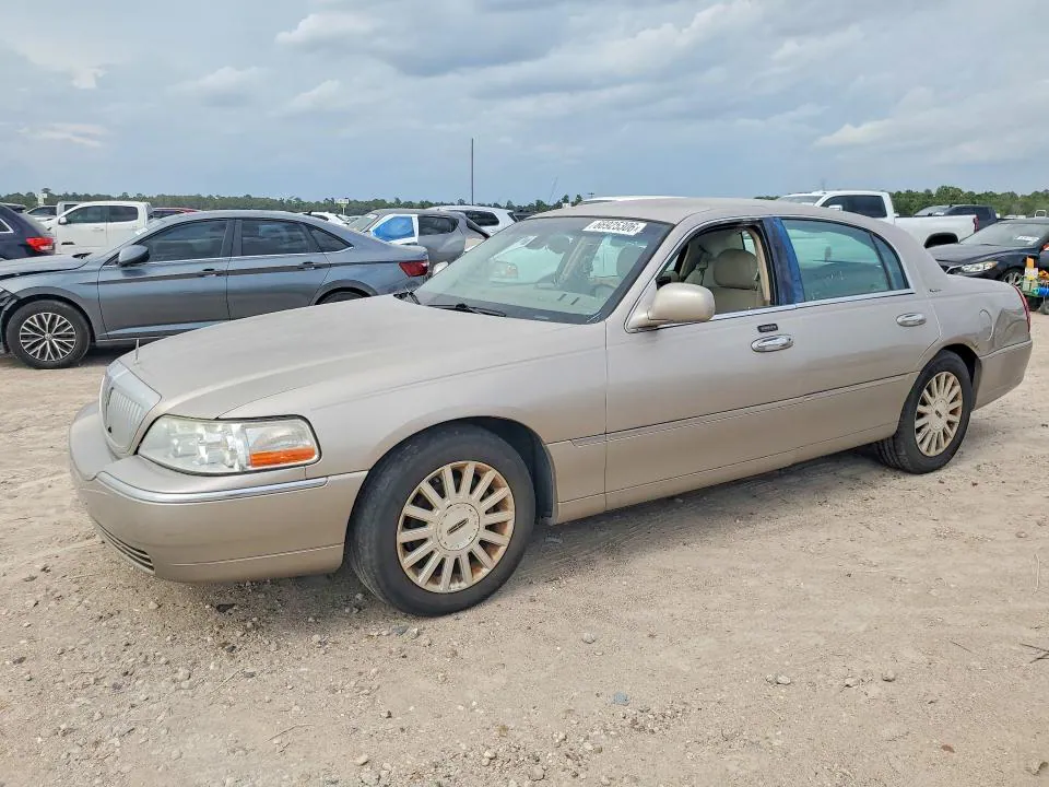 2003 LINCOLN TOWN CAR VIN 1LNHM82WX3Y622131 фото 1